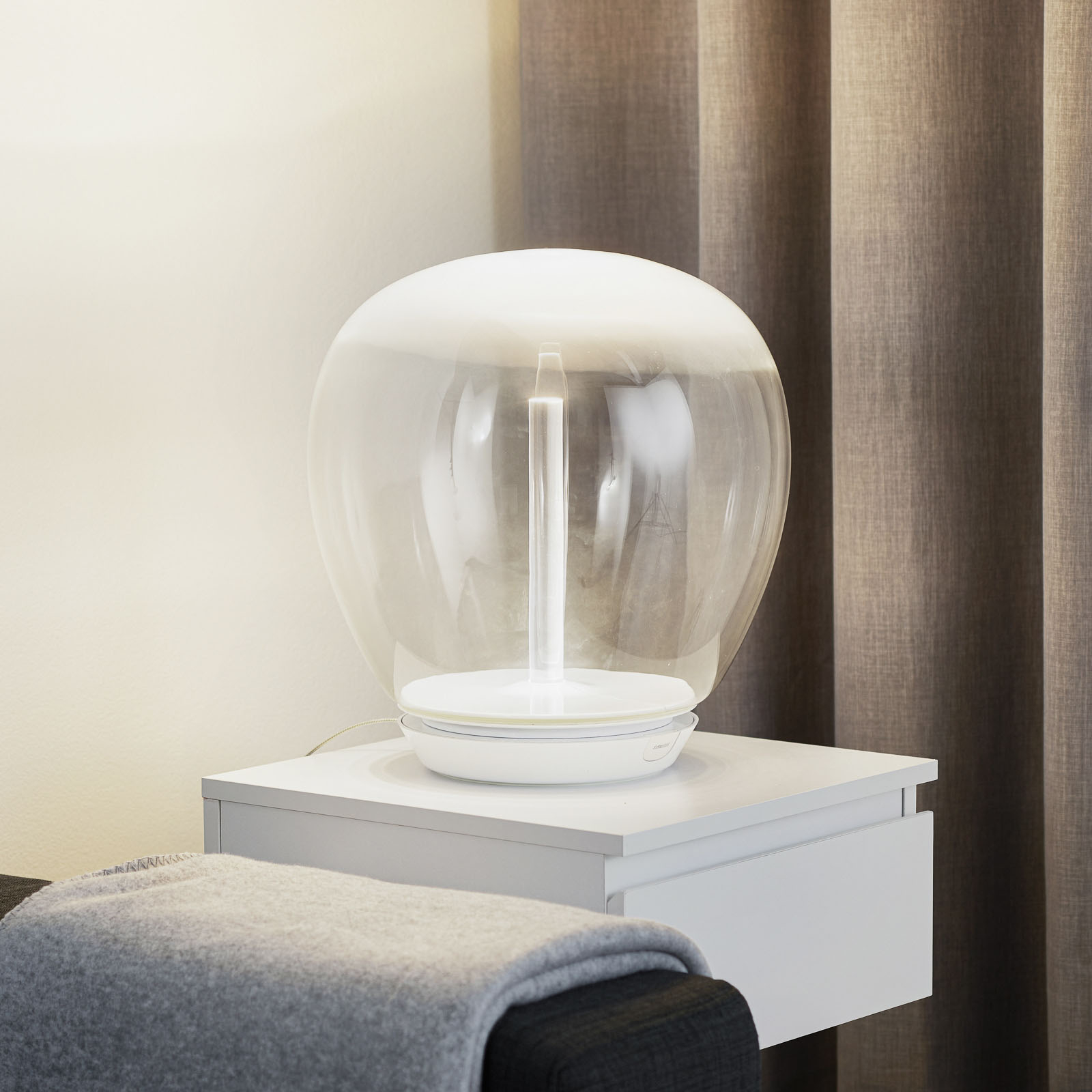 Artemide Empatia стъклена настолна лампа с LED, Ø 36cm